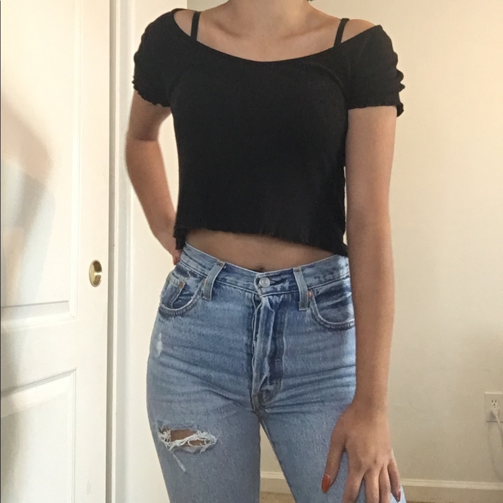 Simple and cute black top